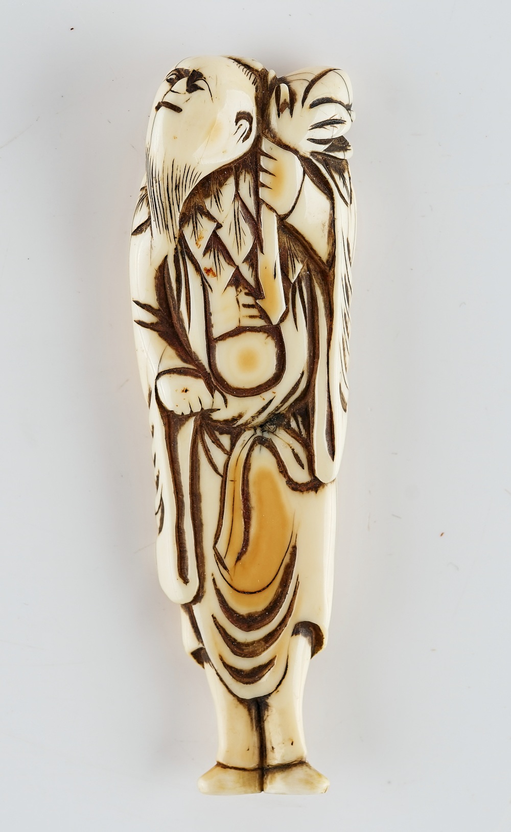 A Japanese ivory sashi netsuke of a sennin - Image 2 of 4