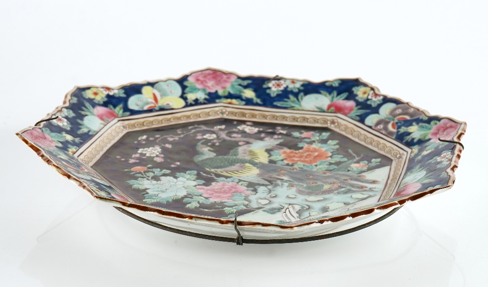 A Japanese porcelain octagonal dish - Image 3 of 4