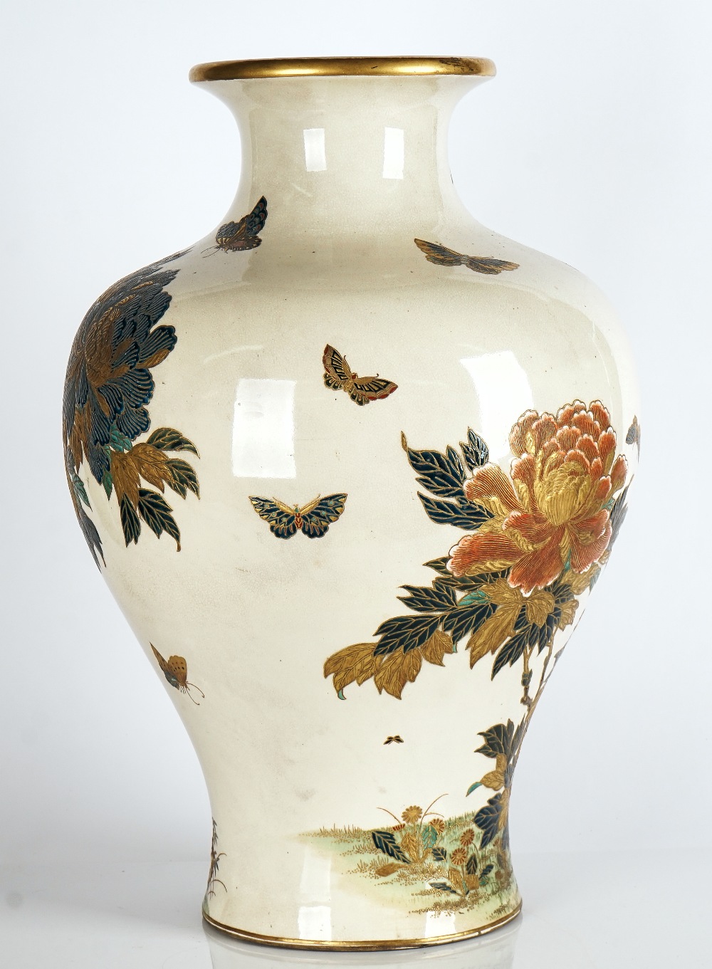 A good and very large Japanese Satsuma vase signed Suizan - Image 4 of 6