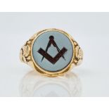 A 15ct gold and banded agate Masonic signet ring