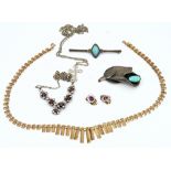 A 9ct gold collar necklace and further jewellery (6)