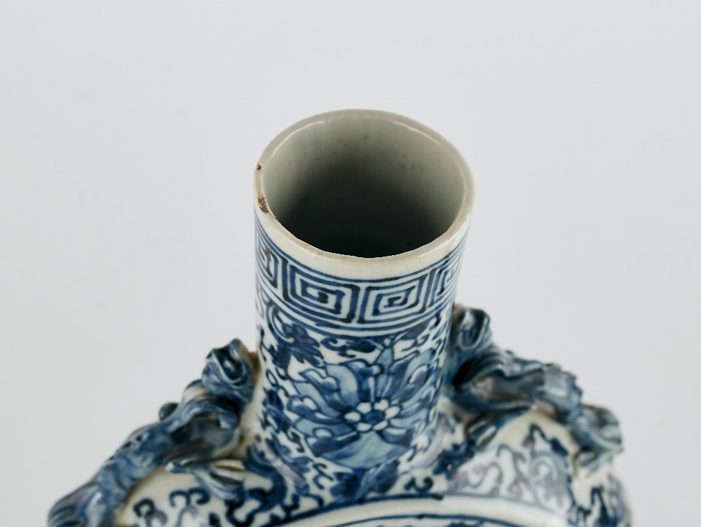 A Chinese blue and white moonflask - Image 4 of 5