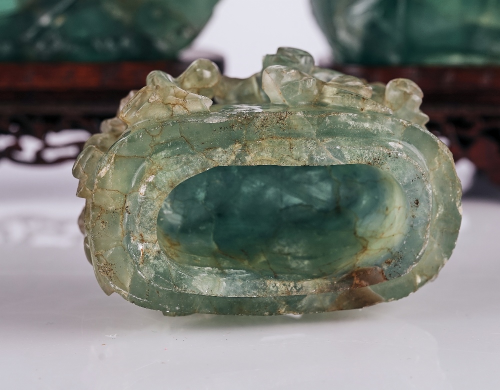 A Chinese green fluorite vase and cover and a figural group - Image 5 of 6