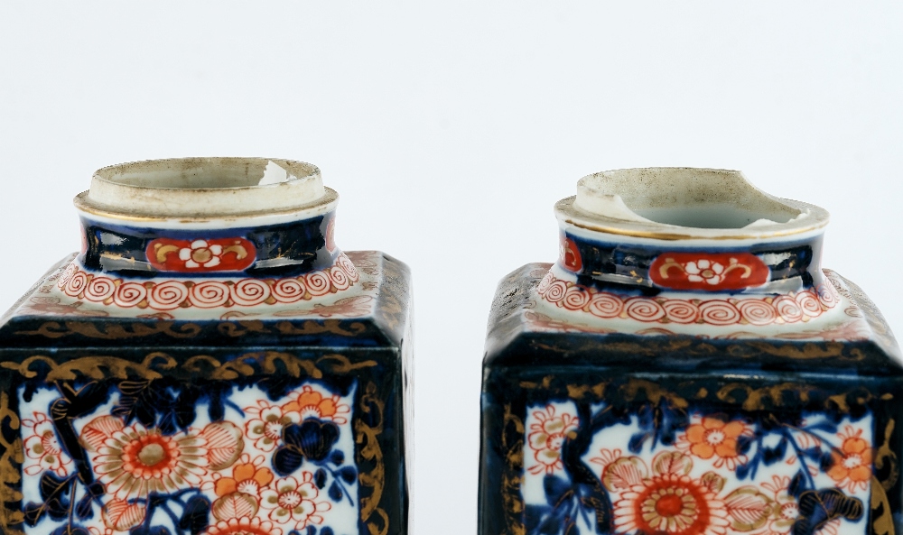 A pair of Japanese Imari canisters and two covers - Image 4 of 8