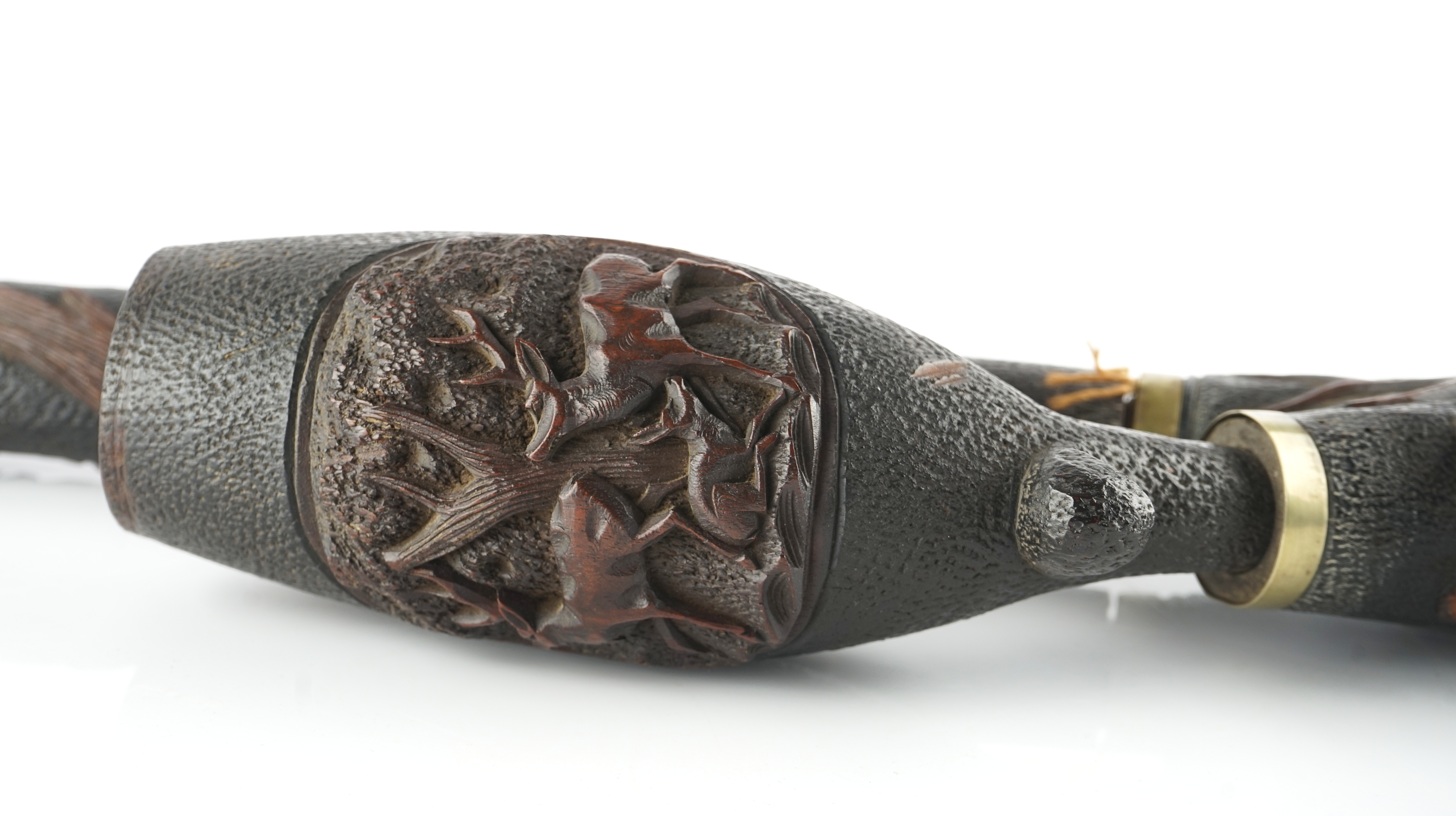 A LARGE CARVED WOOD PIPE - Image 6 of 6