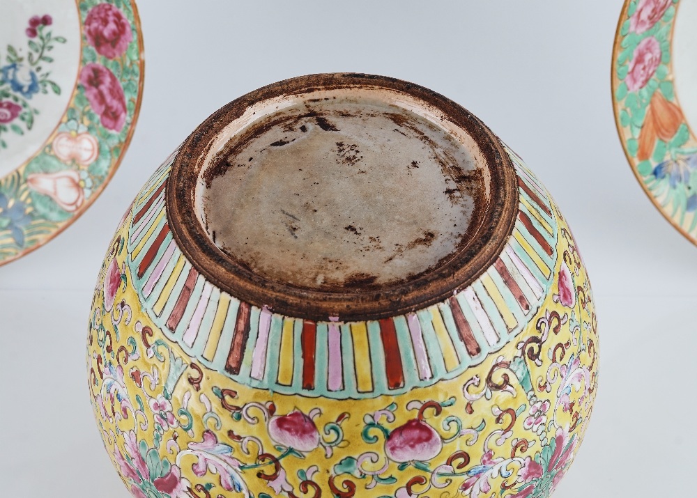 A Chinese yellow- ground famille-rose jar and a cover - Image 5 of 6
