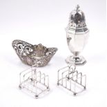 A SILVER SUGAR CASTER AND THREE FURTHER ITEMS (4)