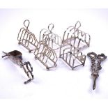 FIVE SILVER TOAST RACKS AND TWO FURTHER ITEMS (7)