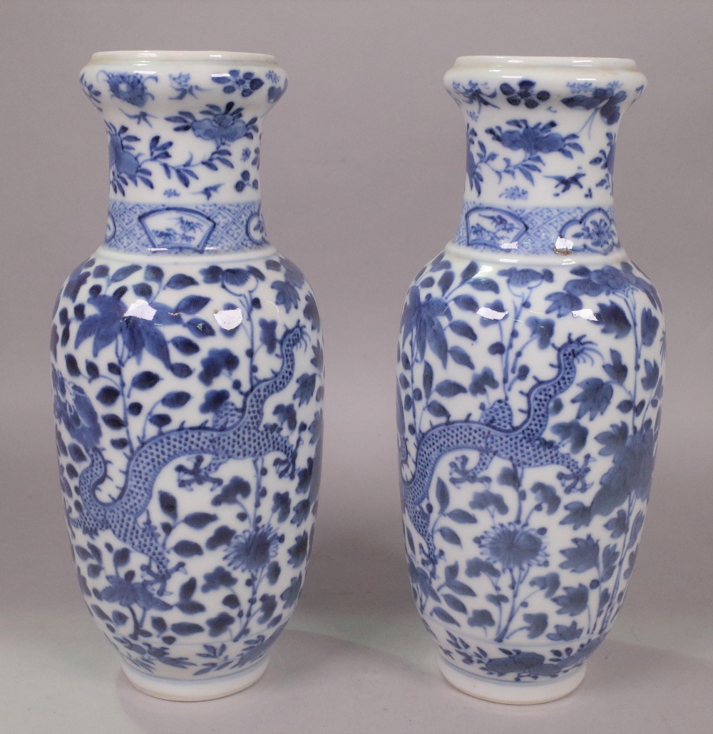 A PAIR OF MODERN CHINESE BLUE AND WHITE VASES