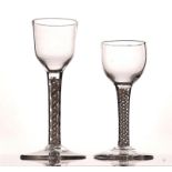 TWO OPAQUE TWIST WINE GLASS