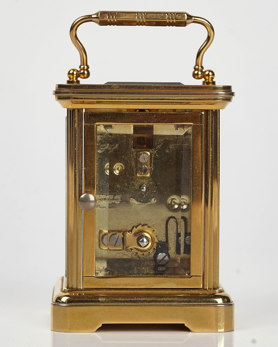 A SMALL BRASS CARRIAGE TIMEPIECE - Image 3 of 4