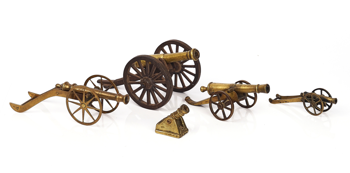 FOUR BRASS MODEL FIELD GUNS AND A MORTAR