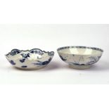 A WORCESTER PORCELAIN BLUE AND WHITE BOWL