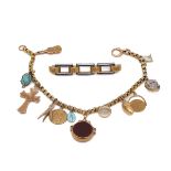 A GOLD BRACELET FITTED WITH TWELVE PENDANTS AND CHARMS AND A BROOCH (2)