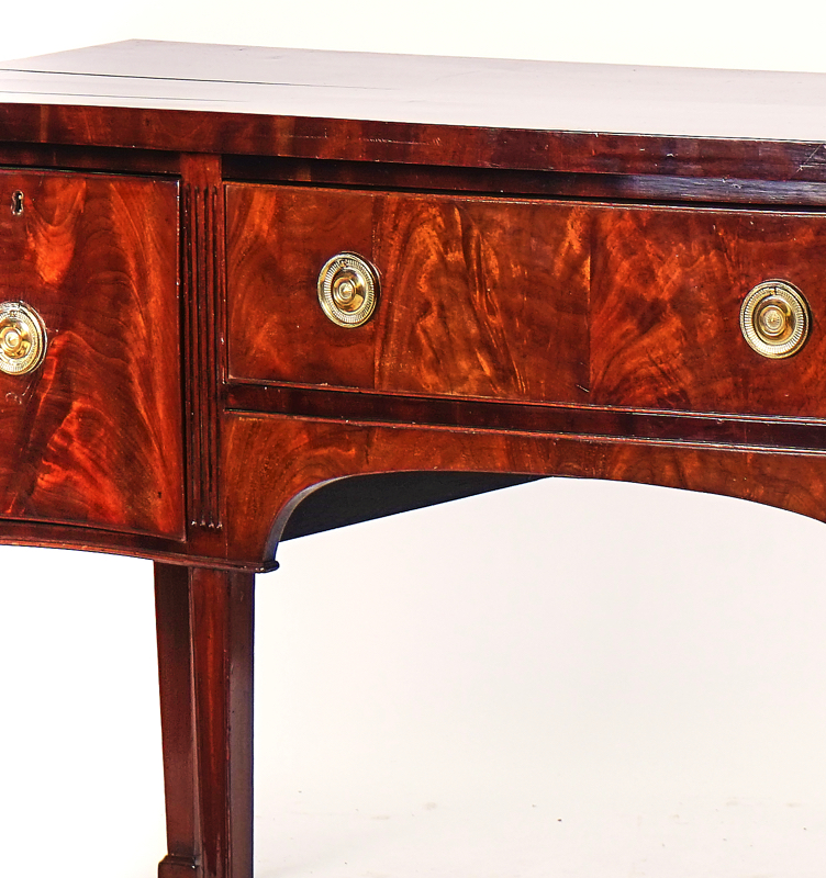 A GEORGE III SERPENTINE MAHOGANY SIDEBOARD - Image 3 of 3