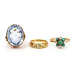 A LATE VICTORIAN 18CT GOLD AND DIAMOND THREE STONE RING AND TWO FURTHER RINGS (3)
