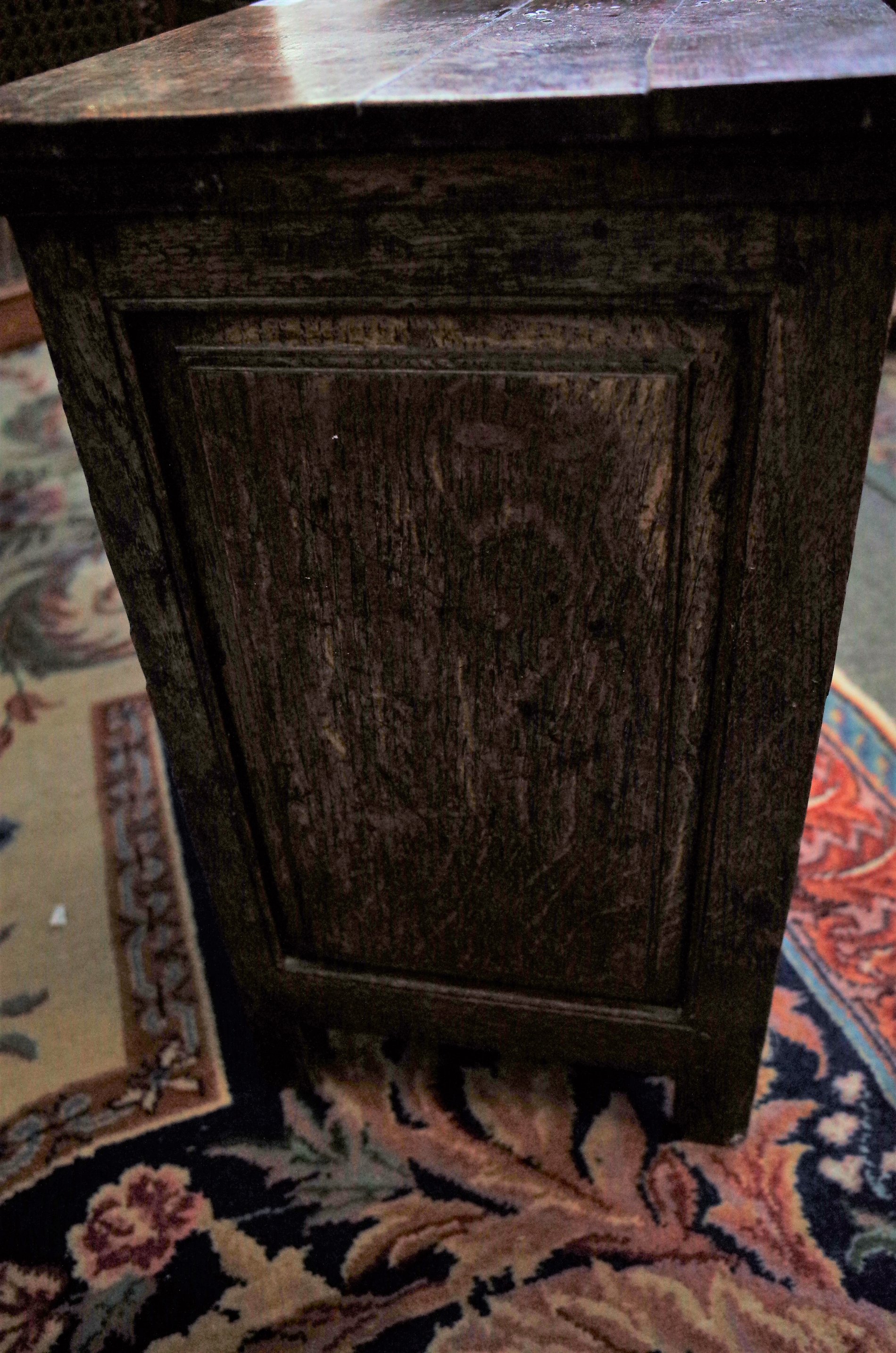 A 19TH-CENTURY DIMINUTIVE OAK CHEST - Image 11 of 12