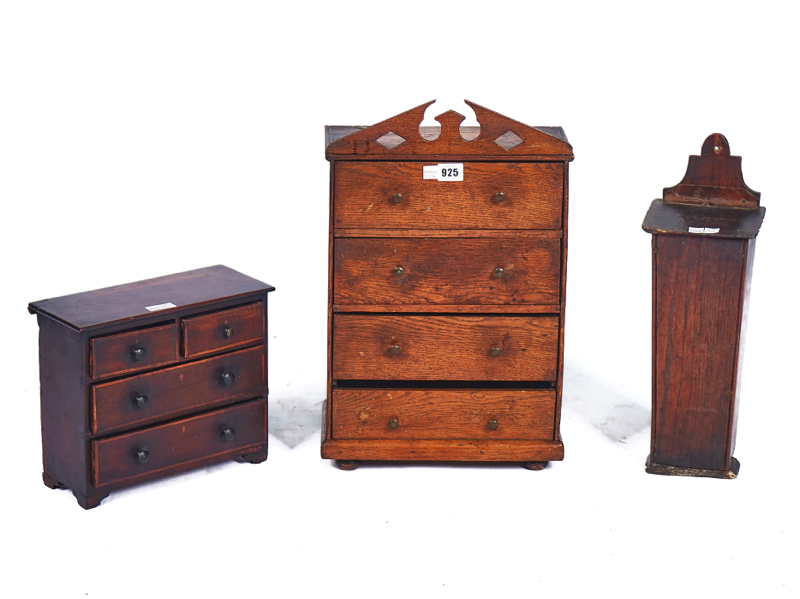 A 19TH CENTURY OAK MINIATURE CHEST OF FOUR DRAWERS (3)