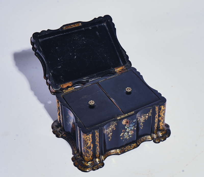 A VICTORIAN MOTHER-OF-PEARL INLAID FLORAL POLYCHROME PAINTED SHAPED RECTANGULAR TEA-CADDY - Image 3 of 3