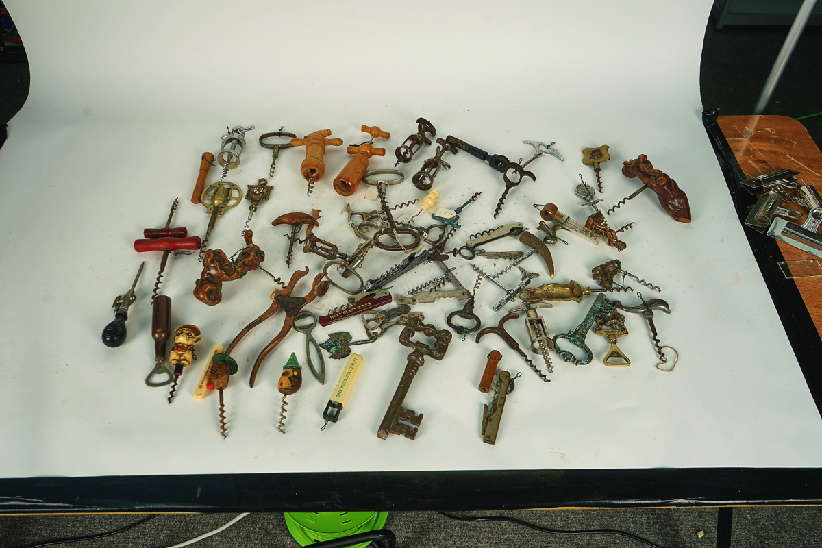 A COLLECTION OF APPROX FIFTY-THREE CORKSCREWS (53) - Image 2 of 2