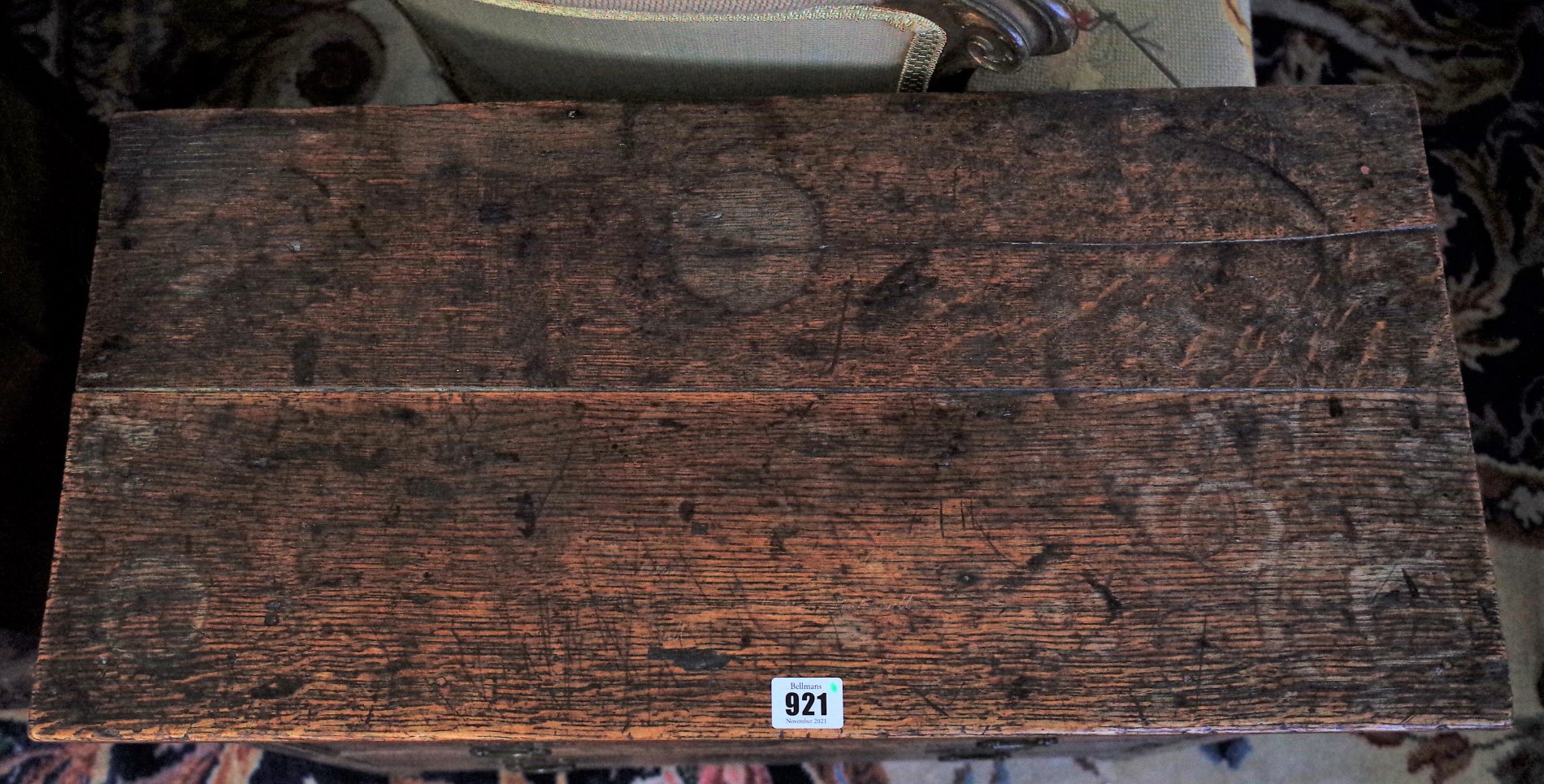 A 19TH-CENTURY DIMINUTIVE OAK CHEST - Image 8 of 12