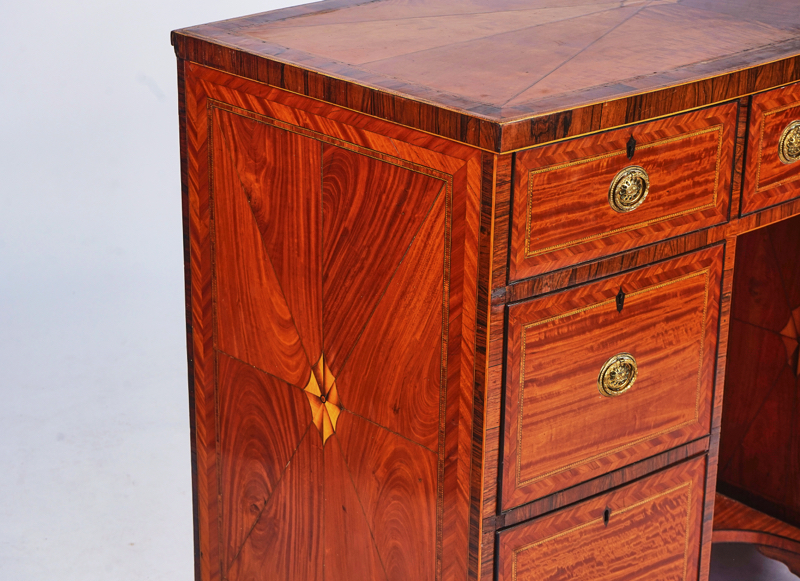 A 19TH CENTURY ROSEWOOD BANDED SATINWOOD BOWFRONT SIDEBOARD - Image 2 of 5