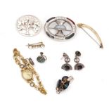 A VICTORIAN SILVER AND VARICOLOURED AGATE OVAL BROOCH AND FURTHER ITEMS, (16)