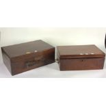 AN EARLY 20TH CENTURY OAK SUITCASE TYPE BOX (2)