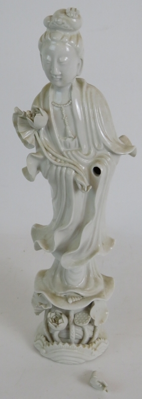 A Chinese Blanc De Chine porcelain figur - Image 6 of 9