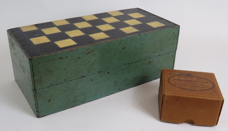 A scratch made vintage chess board box a - Image 4 of 4