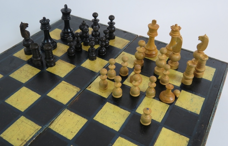 A scratch made vintage chess board box a - Image 2 of 4