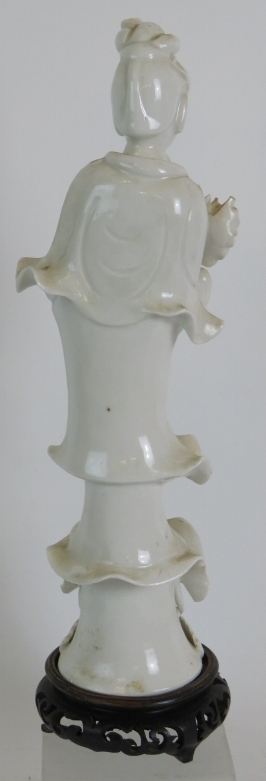 A Chinese Blanc De Chine porcelain figur - Image 3 of 9