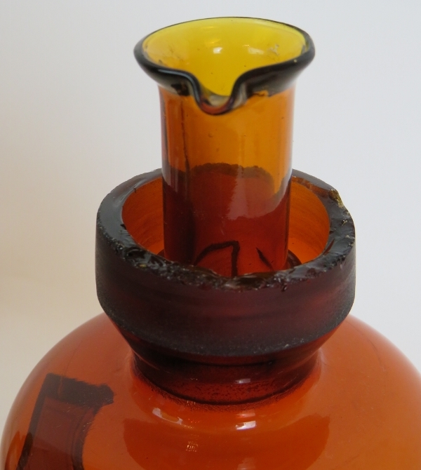 Ten early 20th Century amber glass apoth - Image 5 of 6