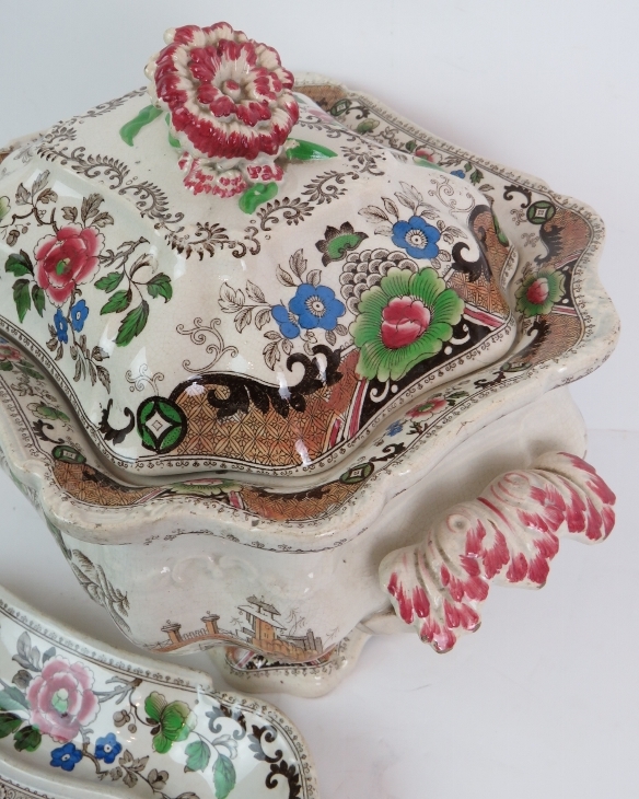 A large 19th Century covered soup tureen - Image 3 of 6