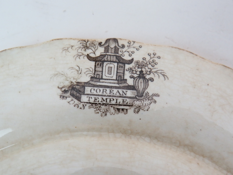 A large 19th Century covered soup tureen - Image 4 of 6