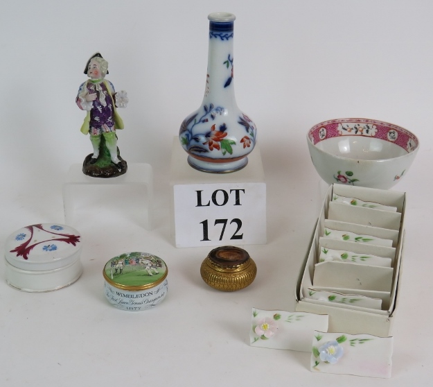 A selection of collectable ceramics incl