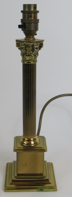 A pair of modern brass column table lamp - Image 3 of 3