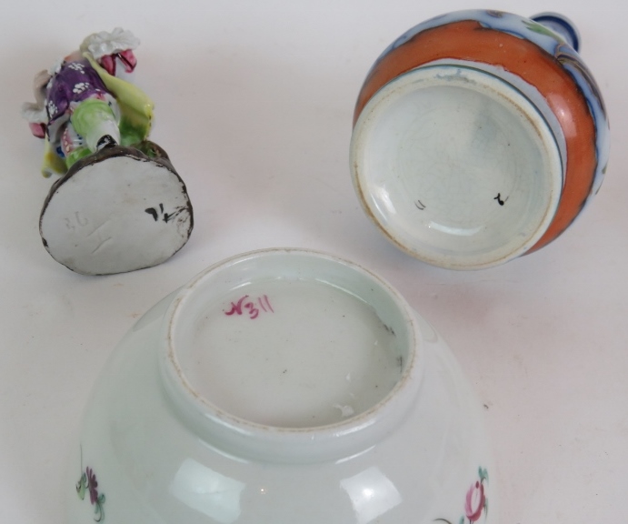 A selection of collectable ceramics incl - Image 3 of 7