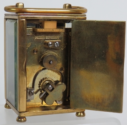 A miniature French brass carriage clock - Image 5 of 6