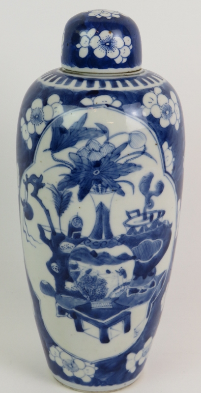 A fine Chinese antique porcelain covered vase decorated in the Kangxi style, probably 19th - Bild 2 aus 17