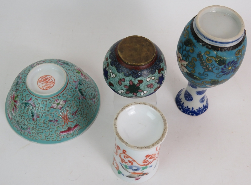 An antique blue and white Chinese porcelain dish with four character mark, a Japanese Satsuma dish - Bild 9 aus 10