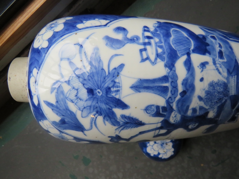 A fine Chinese antique porcelain covered vase decorated in the Kangxi style, probably 19th - Bild 14 aus 17