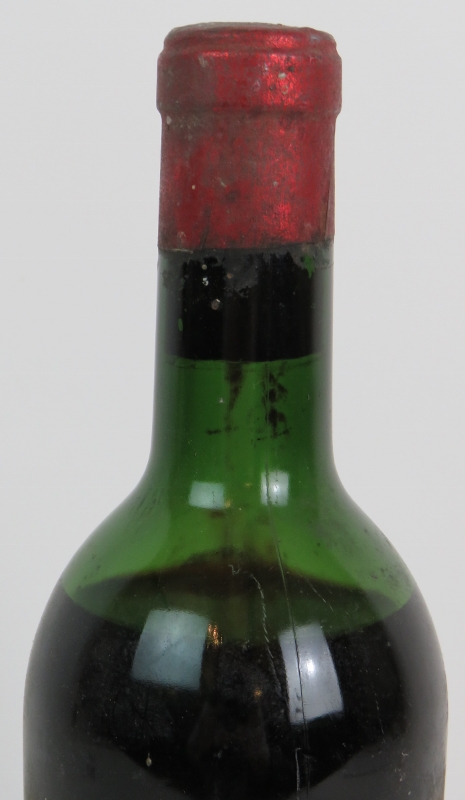 One bottle of Chateau Longueville 1959, Pauilac Medoc, Baron Pichon Longueville. Condition report: - Image 3 of 5