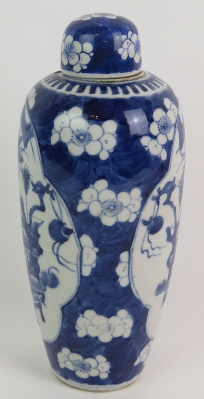 A fine Chinese antique porcelain covered vase decorated in the Kangxi style, probably 19th - Bild 3 aus 17