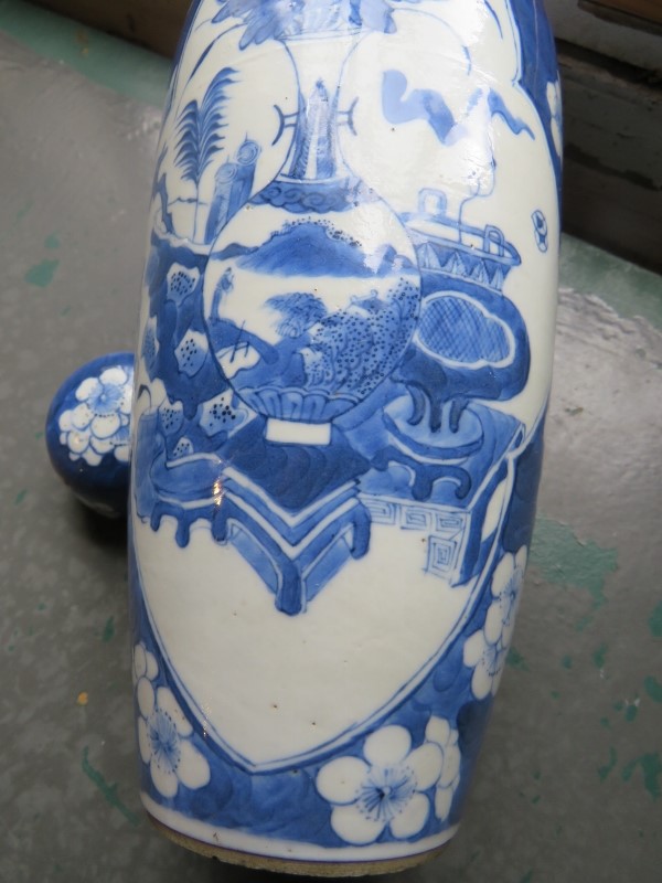 A fine Chinese antique porcelain covered vase decorated in the Kangxi style, probably 19th - Bild 15 aus 16