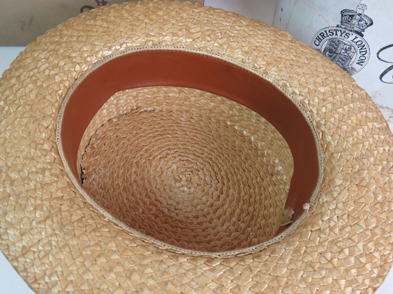 Three vintage gentleman's hats including a bowler hat, homburg and straw boater plus two vintage hat - Image 4 of 5