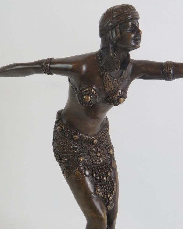 A 20th Century Art Deco style bronze of a dancer in the manner of Chiparus mounted on a three step - Image 2 of 4