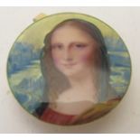 A superb enamelled brooch of the Mona Lisa, tested as 18ct yellow gold, approx 16mm across, approx