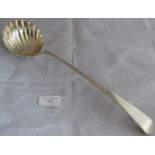 A lovely heavy Georgian ladle with shell bowl, all hallmarks rubbed and indistinct. Weight 194