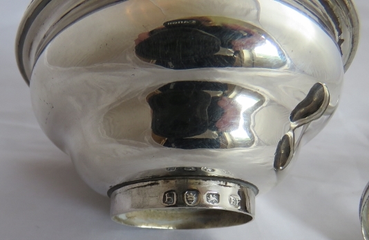 An C18th silver wine funnel. Top marked London 1783, maker Robert Hennell. Base unmarked. Total - Image 4 of 7